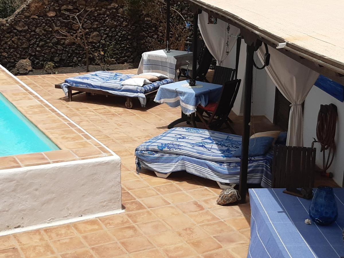 Tipica Lanzarote House Only Adults Bed & Breakfast ติอาส ภายนอก รูปภาพ