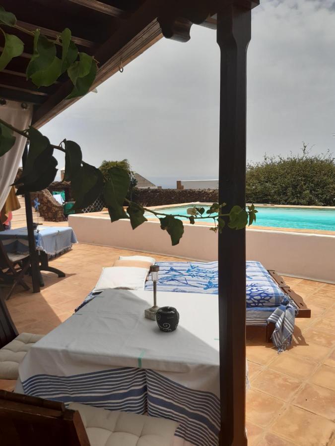 Tipica Lanzarote House Only Adults Bed & Breakfast ติอาส ภายนอก รูปภาพ