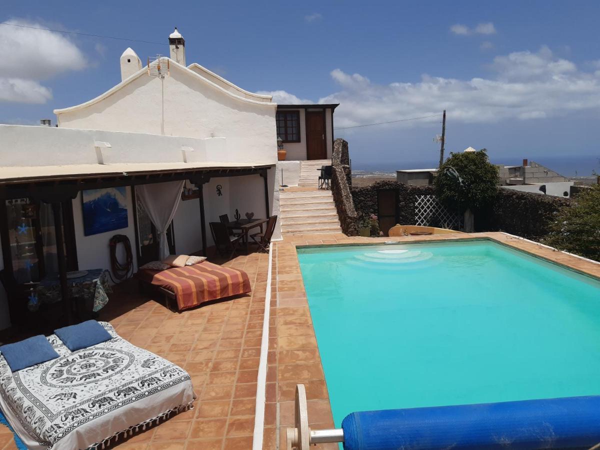 Tipica Lanzarote House Only Adults Bed & Breakfast ติอาส ภายนอก รูปภาพ