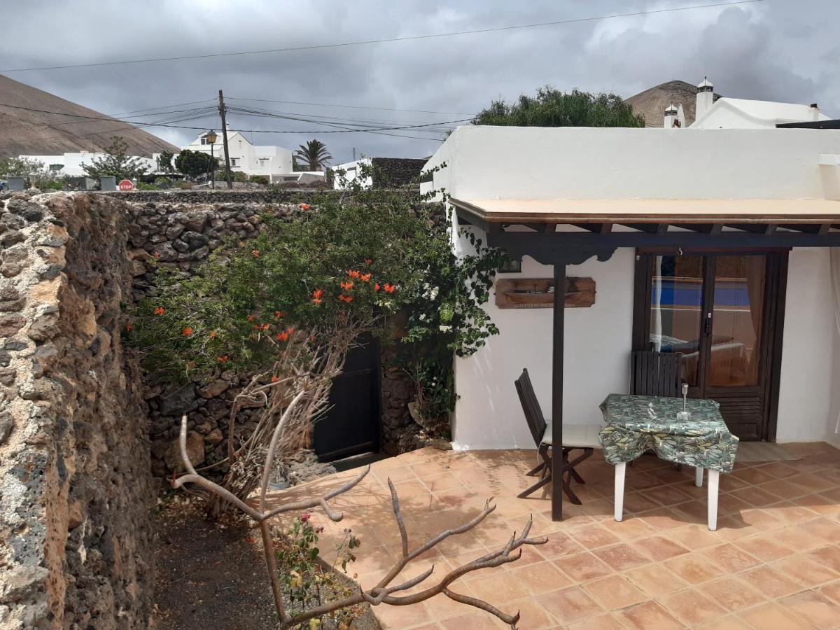 Tipica Lanzarote House Only Adults Bed & Breakfast ติอาส ภายนอก รูปภาพ