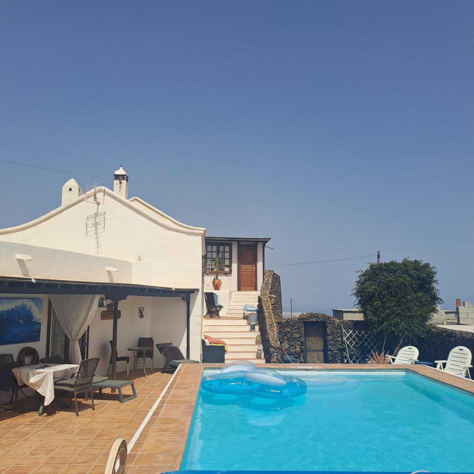 Tipica Lanzarote House Only Adults Bed & Breakfast ติอาส ภายนอก รูปภาพ