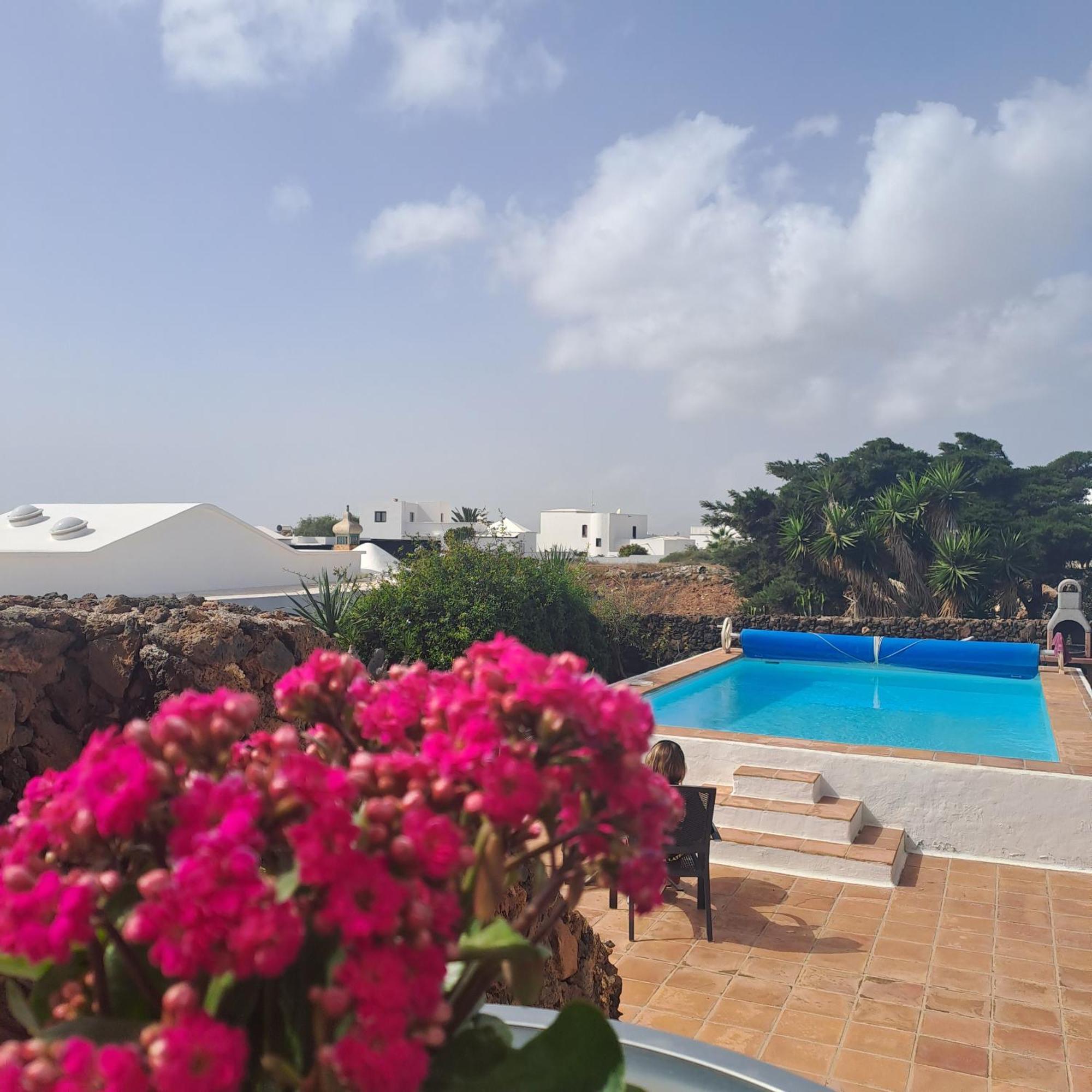 Tipica Lanzarote House Only Adults Bed & Breakfast ติอาส ภายนอก รูปภาพ