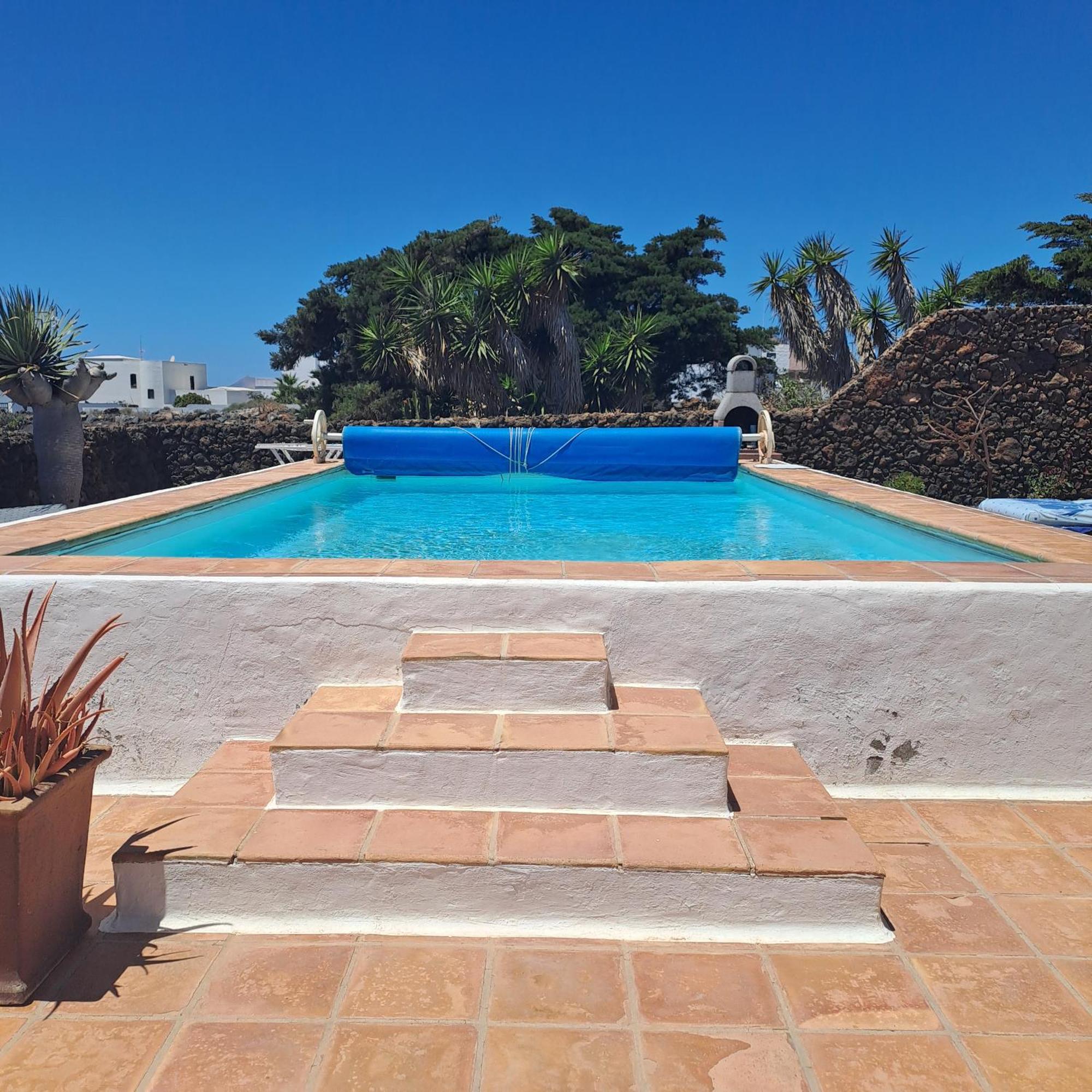 Tipica Lanzarote House Only Adults Bed & Breakfast ติอาส ภายนอก รูปภาพ