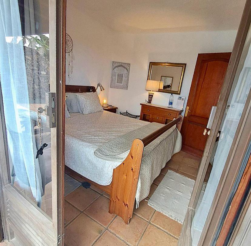 Tipica Lanzarote House Only Adults Bed & Breakfast ติอาส ห้อง รูปภาพ