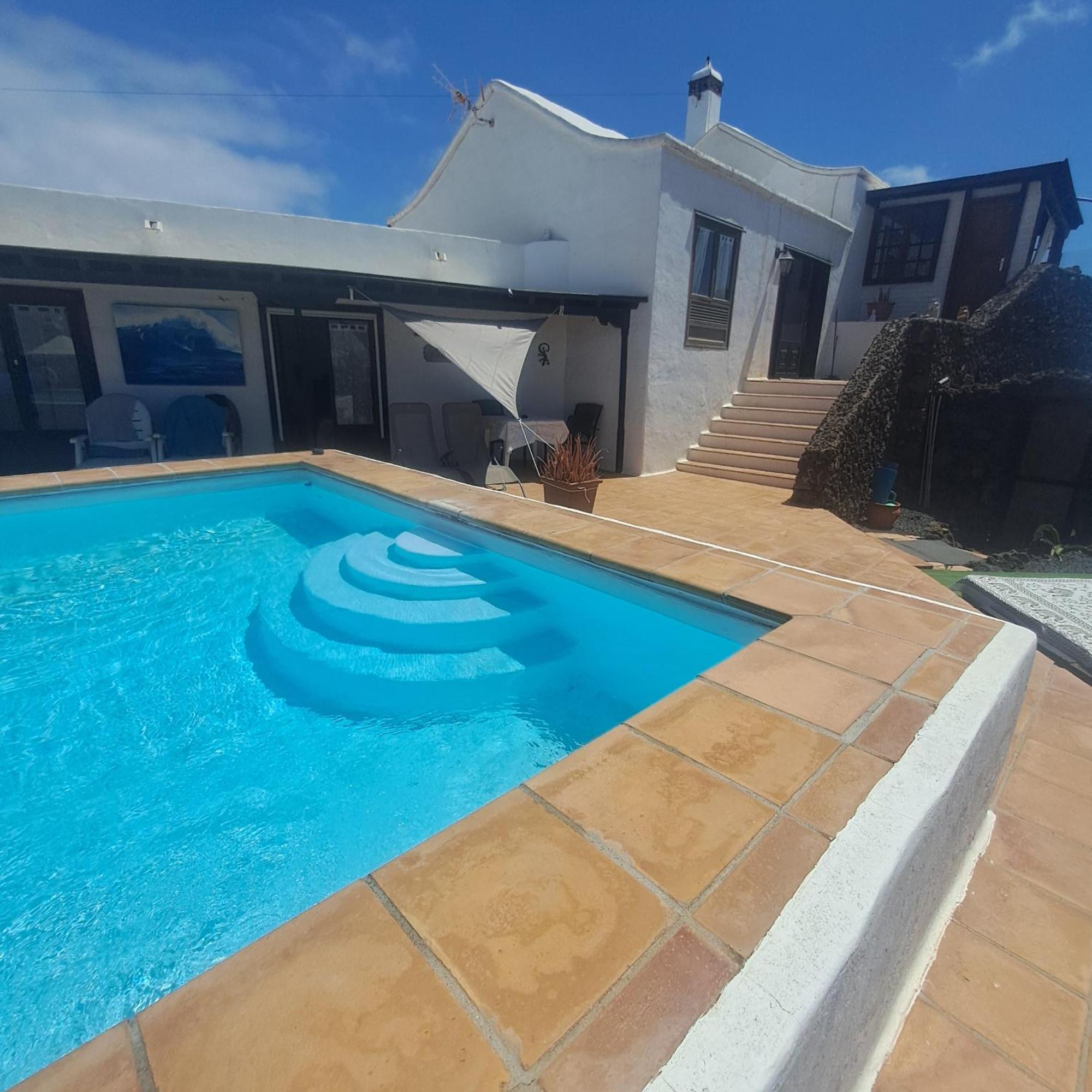 Tipica Lanzarote House Only Adults Bed & Breakfast ติอาส ภายนอก รูปภาพ